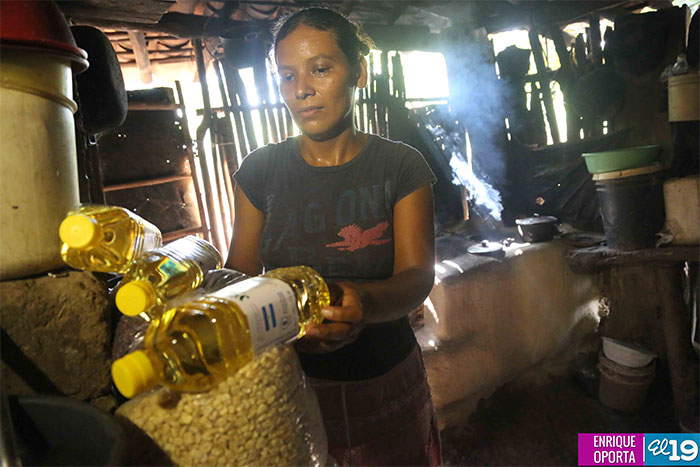 Familias de Chinandega reciben paquetes alimentarios