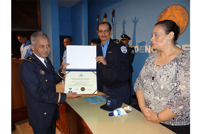 Policía Nacional concluye XVI postgrado de administración policial