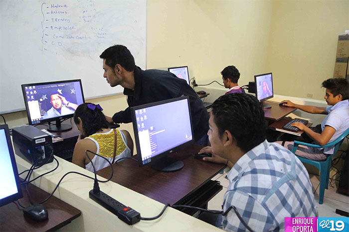 Escuelas de oficios contribuyen al aprendizaje tecnológico de la juventud de El Crucero