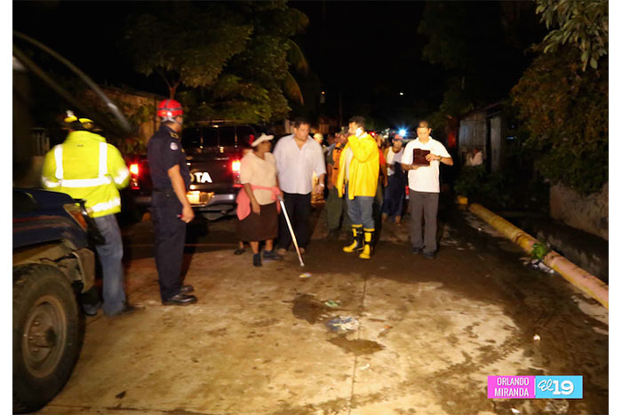 Gobierno y Alcaldía brindan ayuda solidaria ante fuerte aguacero en Managua