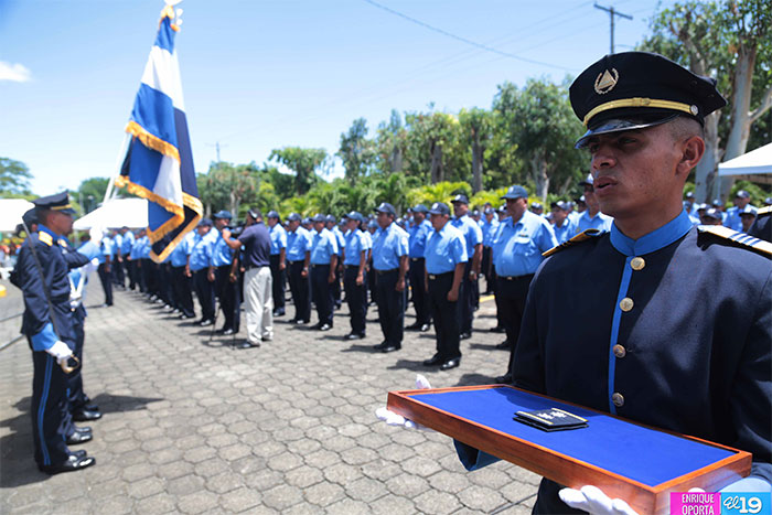 345 oficiales de la Dirección de Seguridad Personal ascendidos de rango