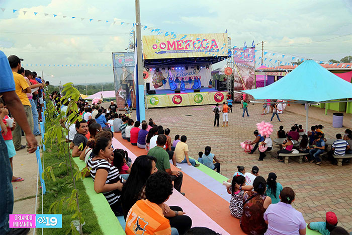 Familias disfrutan de Feria de la Economía Familiar Nicaragua Mía, Nicaragua Nuestra