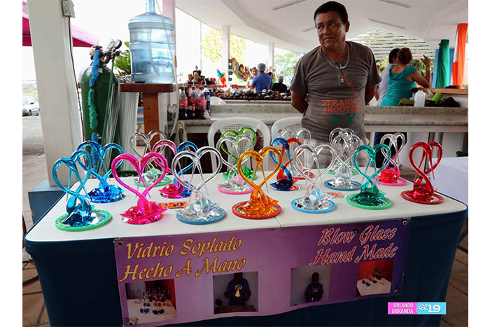 Gastronomía, cultura y arte capitalino en la Avenida de Bolívar a Chávez