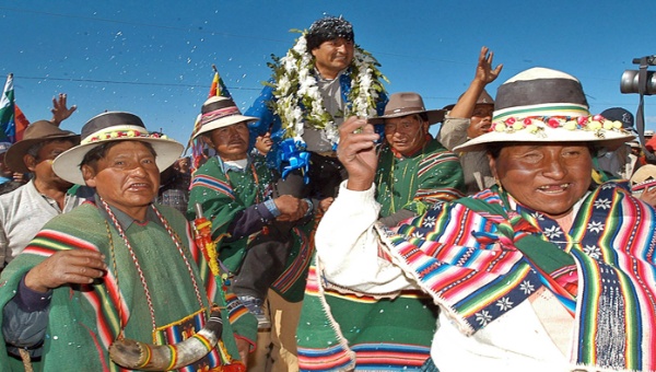 Evo Morales aspira ser reelegido con mayoría de votos