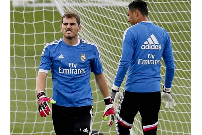 Iker Casillas será banca frente al Elche, técnico hace rotaciones