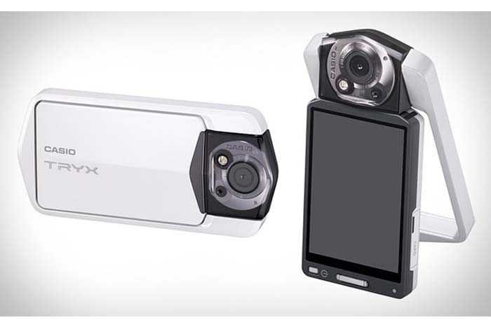 Casio lanzó una cámara diseñada para tomar selfies