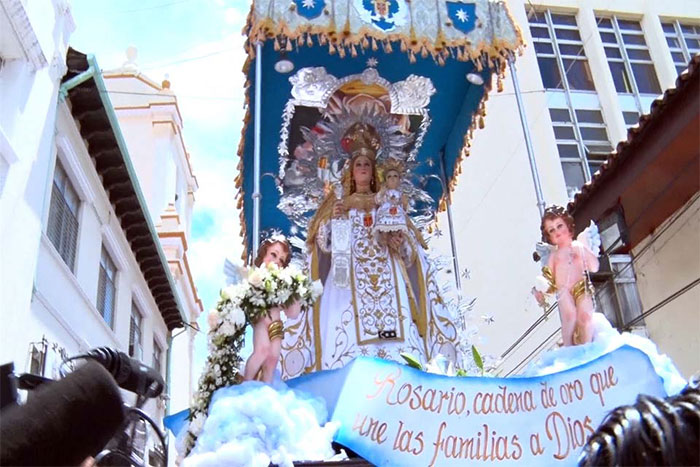 Leoneses conmemoran 102 años de patronazgo de la Virgen de Merced