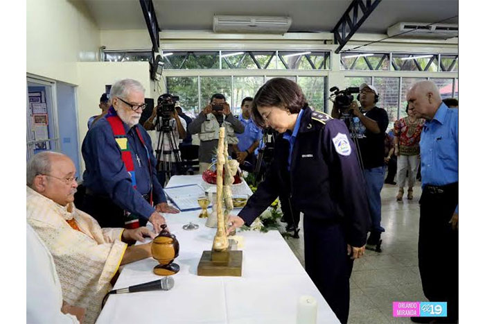 Padre Miguel D´Escoto oficia misa de acción de gracias por aniversario de la Policía Nacional