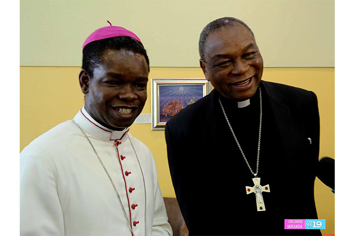 Nuncio recibe grata visita del Cardenal nigeriano John Onaiyekan