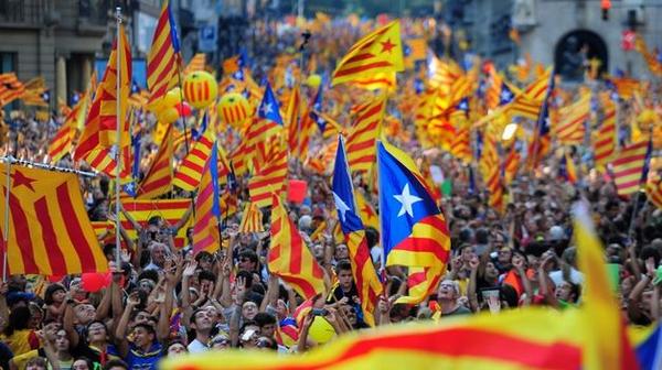 Tribunal constitucional de España suspende la ley catalana que contempla la consulta soberanista