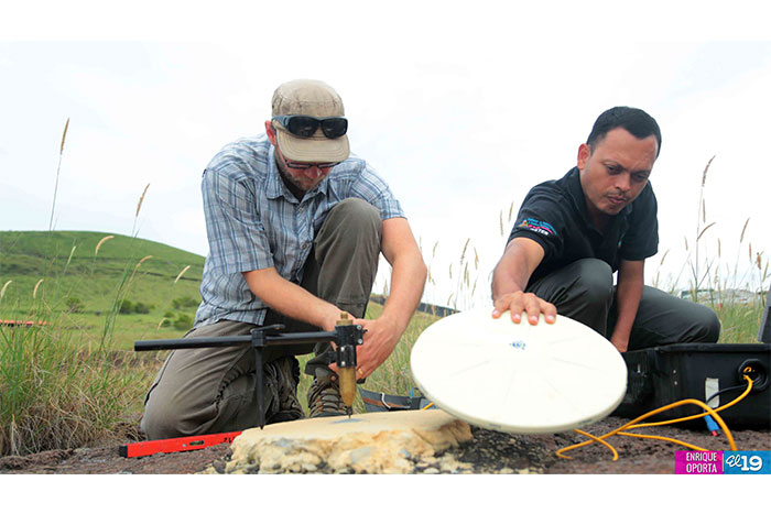 Instalan sistema de monitoreo en laderas del volcán Masaya