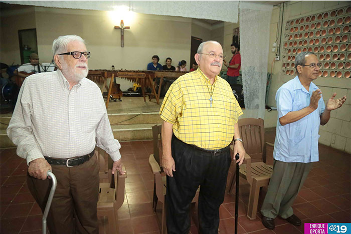 Comunidad Eclesiástica rinde homenaje a Padre Miguel D'Escoto
