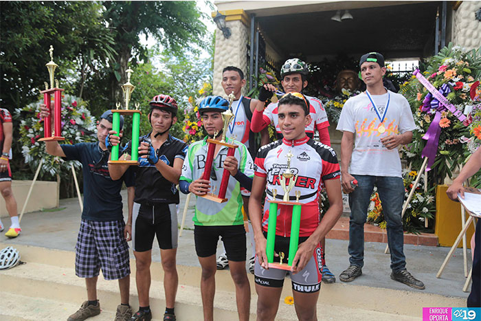 Deportistas de Masaya rinden homenaje a Benjamin Zeledón