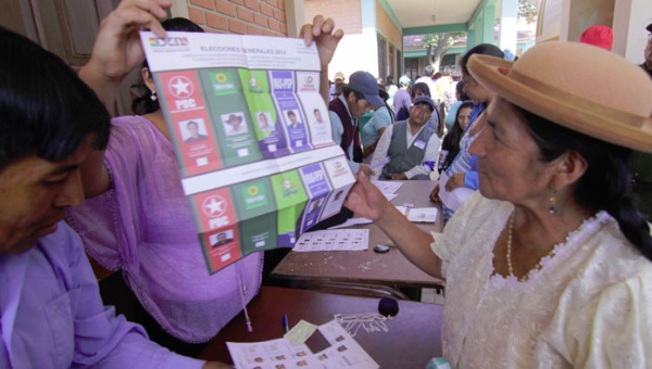 Autoridad electoral reporta normalidad en comicios de Bolivia