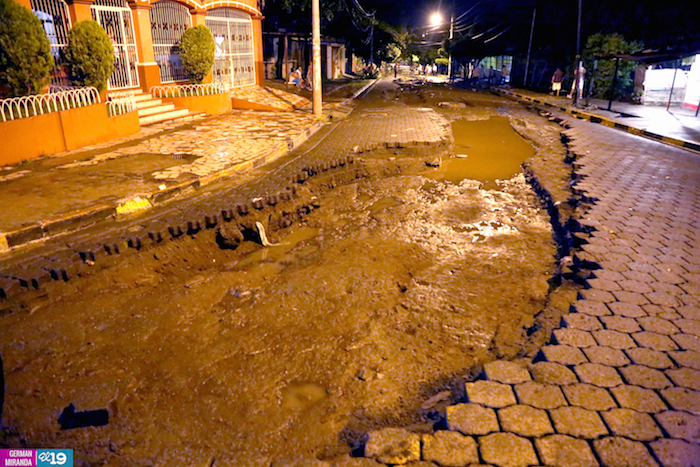 Fuerte aguacero deja severos daños en Managua