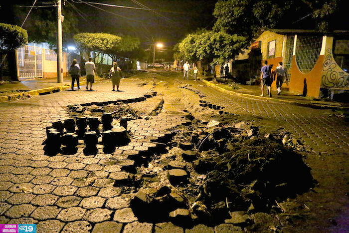 Fuerte aguacero deja severos daños en Managua