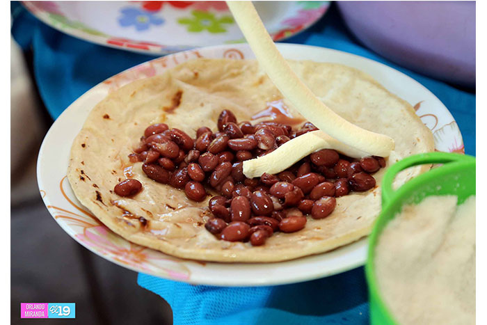 Comerciantes de frijoles cocidos trabajan con el Programa Frijoles Solidarios