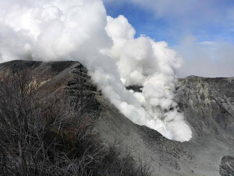 Entra en erupción el volcán Turrialba en Costa Rica