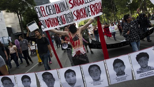 Detenido sicario vinculado con desaparición de normalistas en México	