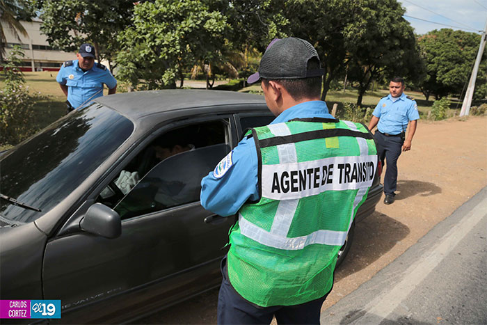 Policía Nacional promueve seguridad de los conductores