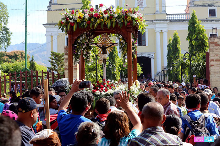 Miles de promesantes participan de celebraciones en honor al Señor de los Milagros en El Sauce