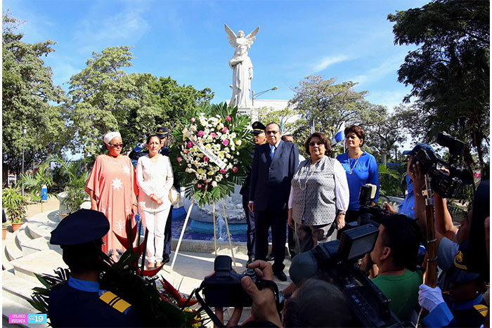 Diputados conmemoran 99 años del tránsito a la inmortalidad del poeta Rubén Darío