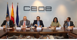 Compañero Paul Oquist presenta oportunidades del Gran Canal a empresarios españoles