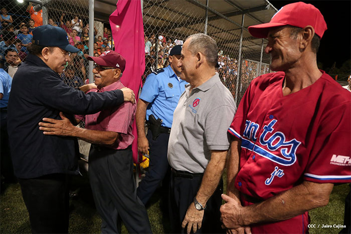 Daniel inaugura Estadio de Béisbol Infantil “Hugo Chávez Frías”