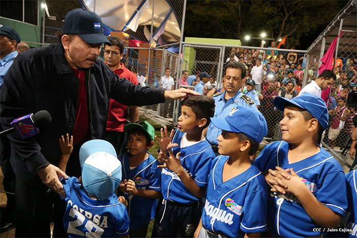 Daniel inaugura Estadio de Béisbol Infantil “Hugo Chávez Frías”