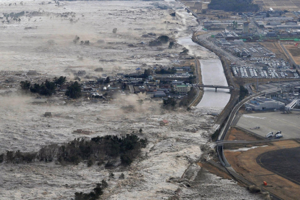 Japón recuerda a las víctimas del tsunami cuatro años después