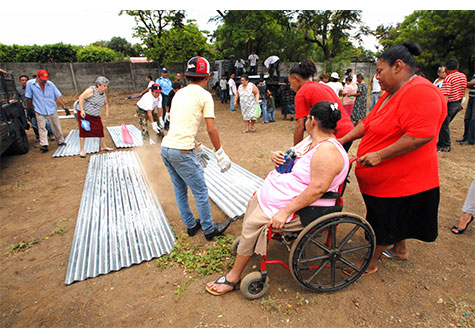 Alcaldía de Managua entrega Plan Techo a madrecitas del distrito V