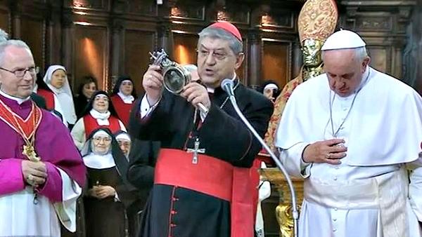 La sangre de San Genaro se licuó ante el Papa
