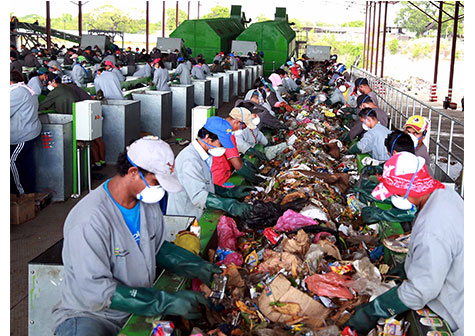 Del antiguo botadero de basura de Managua a una vida digna