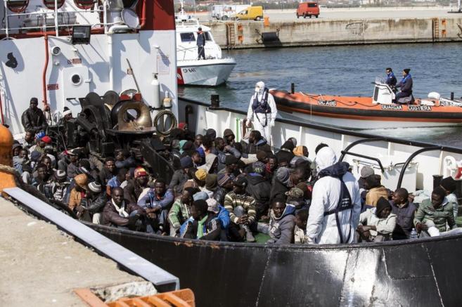 Italia pide reunión urgente de líderes europeos tras fatal naufragio