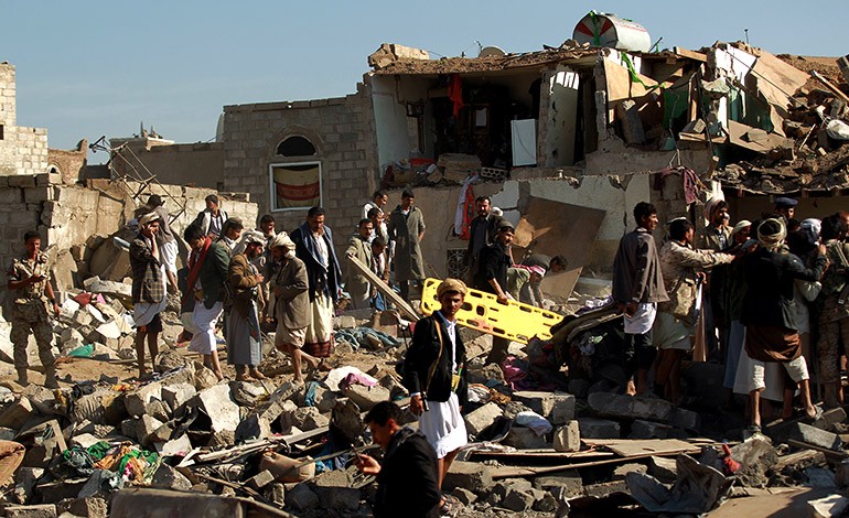 Decenas de víctimas por bombardeos contra ciudad yemenita	