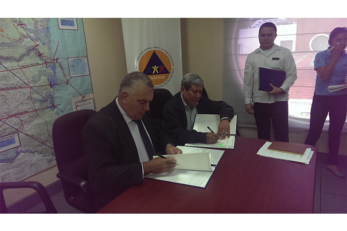 Sinapred y Cascos Blancos de Argentina firman convenio de cooperación en gestión de riesgos