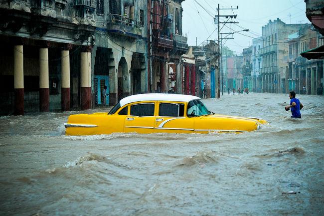 Inundaciones en Cuba dejan dos muertos y miles de damnificados