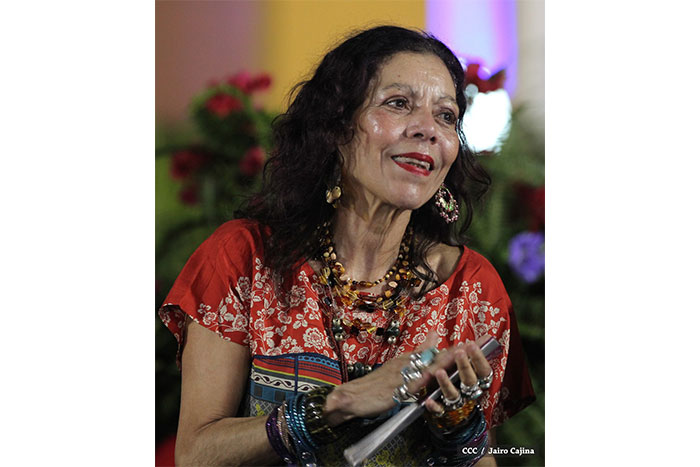 Compañera Rosario destaca reconocimientos que escritora y poeta nicaragüense recibió en la Federación de Rusia