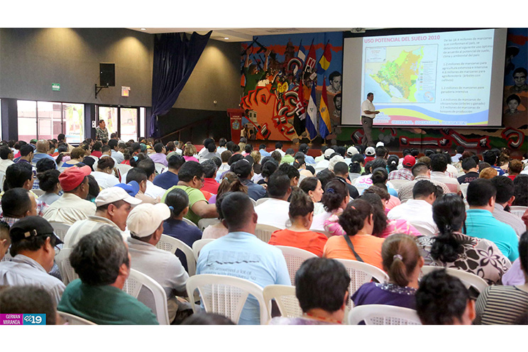 Expertos capacitan a líderes comunitarios e institucionales en temas ambientales