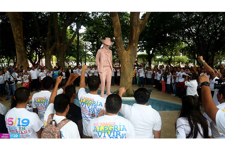 Juventud rinde homenaje a Sandino