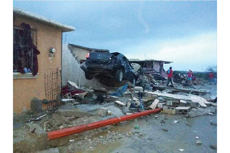 Violento tornado provoca víctimas y daños en México