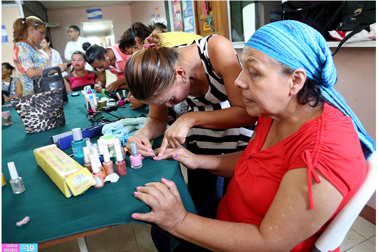 Hospital Bertha Calderón impulsa jornada de dignificación para mujeres pacientes con cáncer