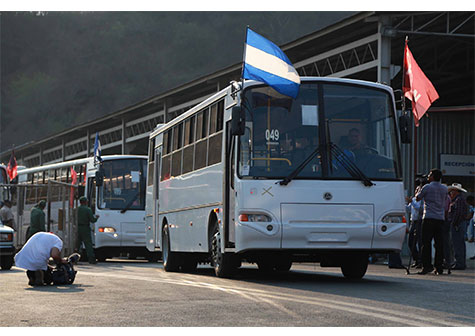Gobierno Sandinista entregan nueva flota de buses a transportistas capitalinos