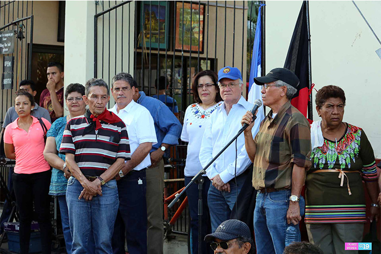 León celebra 36 años de su liberación