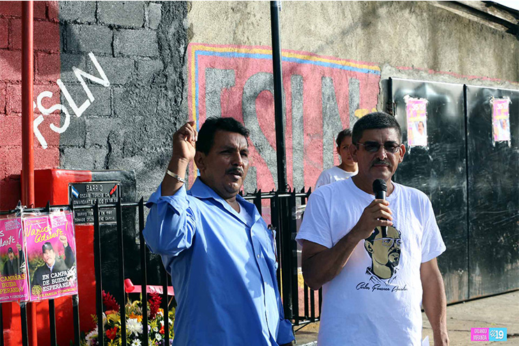 Capitalinos honran a sus héroes con algarabía y espíritu de compromiso