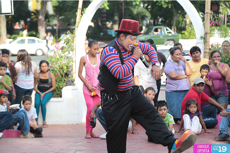 Familias disfrutan último fin de semana de junio en Avenida de Bolívar a Chávez