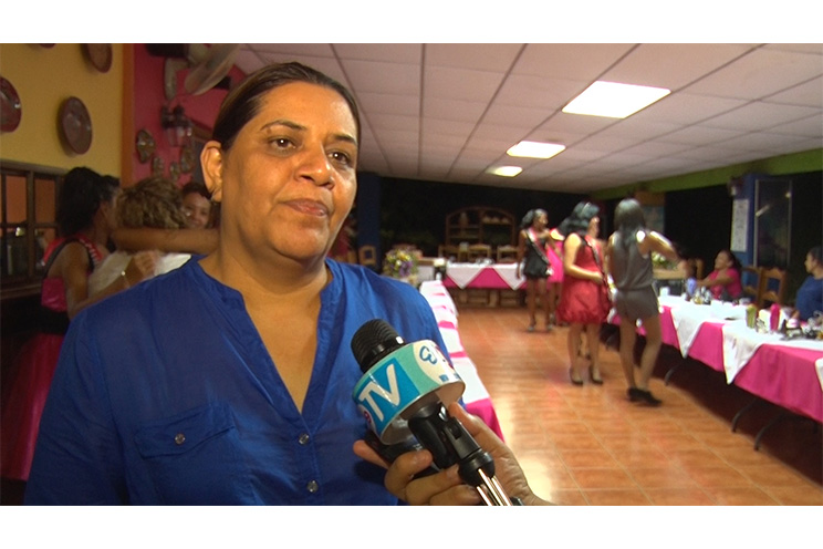 Madres de Héroes y Mártires son agasajadas por militancia sandinista en Masaya