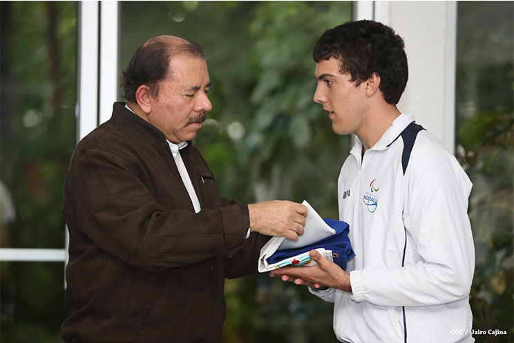 Presidente Daniel abandera a delegaciones que participarán en eventos deportivos internacionales