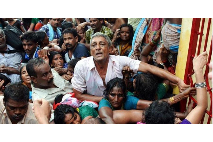 Al menos 27 muertos por estampida durante festival religioso en India