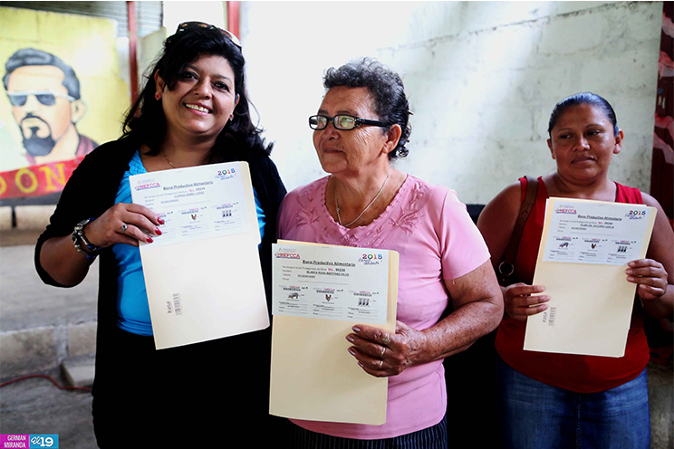Mujeres de Ticuantepe celebran Día de la Alegría recibiendo el Bono Productivo